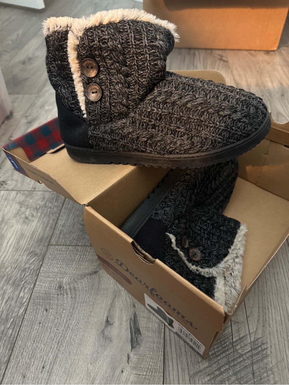 Dearfoams Black Women's Sweater-Knit Bootie Slippers
